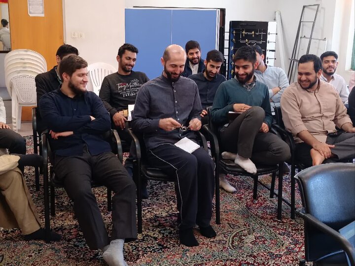 برگزاری دوره مهارتی تبلیغ دانش‌آموزی «راهیان ملکوت» در حوزه علمیه محمودیه کرمان