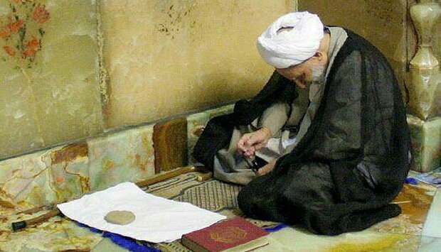 Pelajaran dari Al-Qur'an | Kunci Meraih Kekhusyukan dalam Salat, Apa yang Harus Dilakukan?