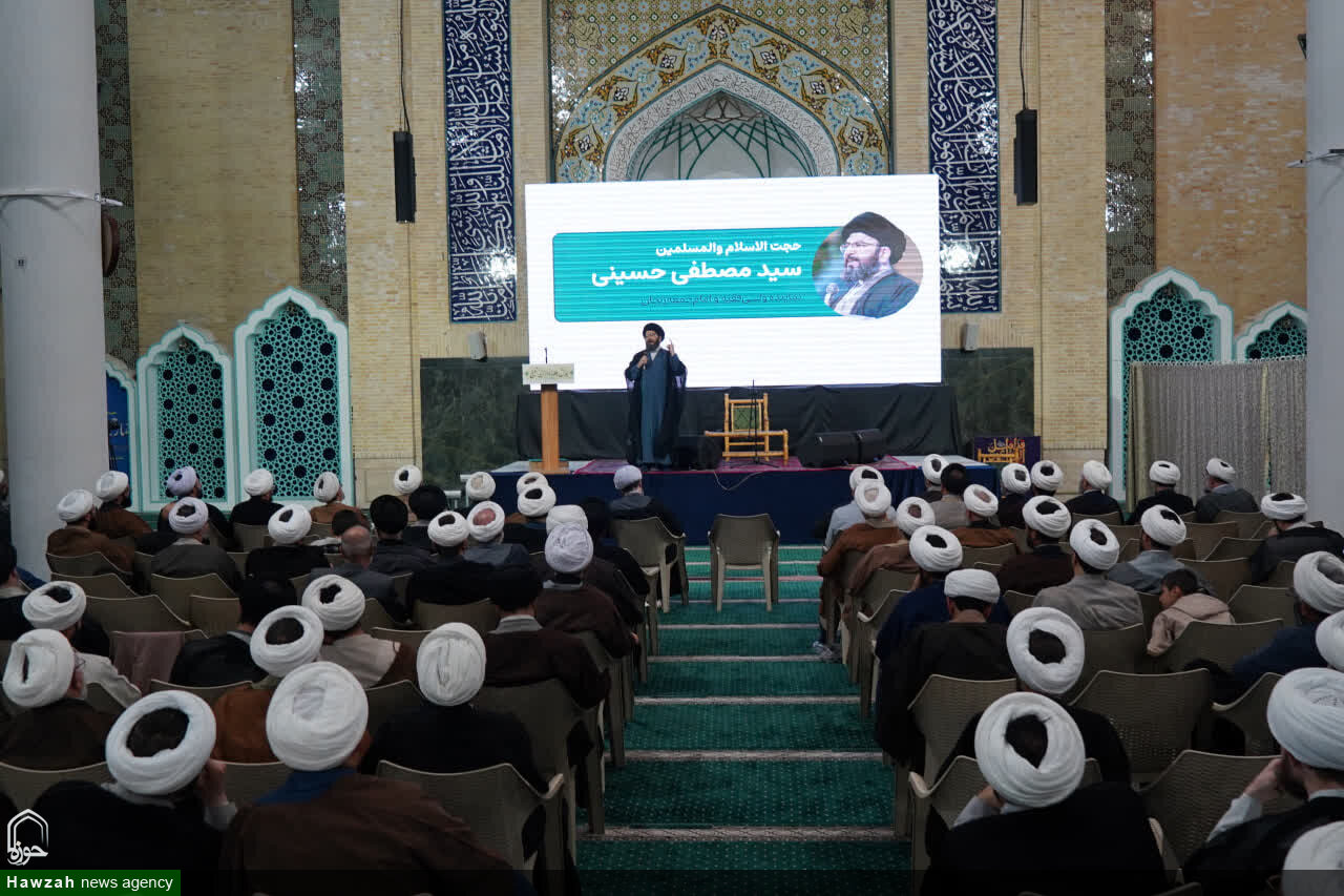 تصاویر /  برگزاری همایش طلایه‌داران تبلیغ ویژه ماه مبارک رمضان در زنجان