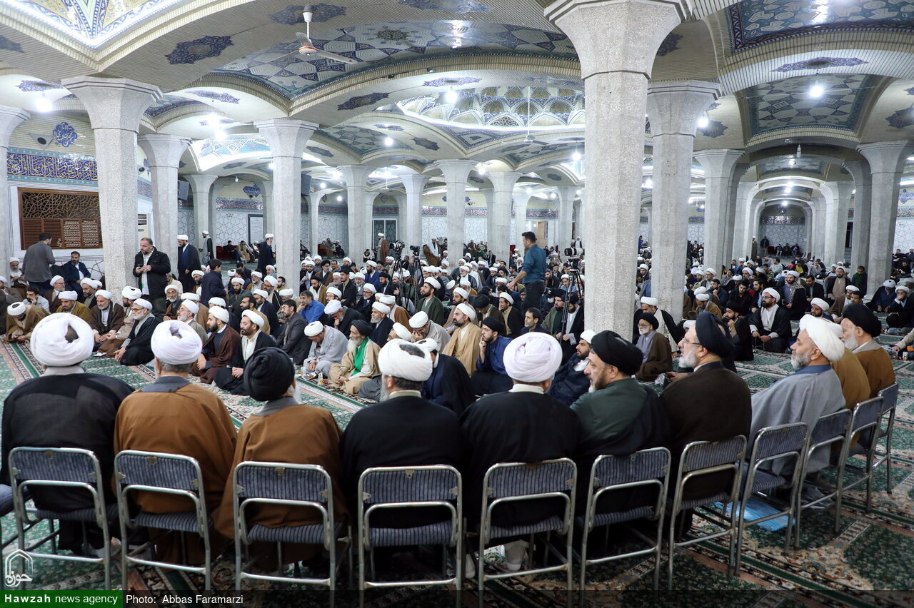 برگزاری نشست «جامعه مبلّغین ولایی» با حضور مقامات ارشد کشوری و لشکری 