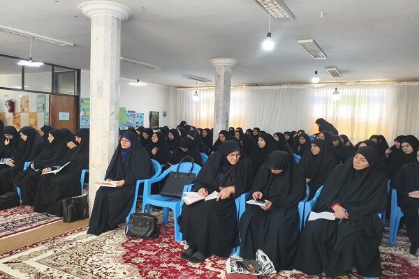 کارگاه کنشگری عفاف و حجاب در مدرسه علمیه خواهران گرمی برگزار شد+عکس
