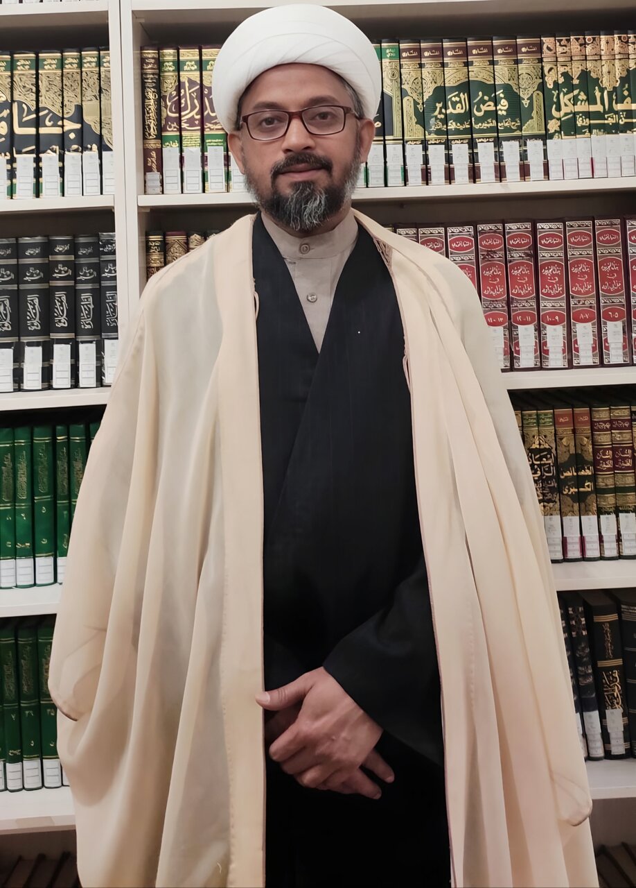 मौलाना मिर्ज़ा अली अकबर करबलाई की किताब "माह-ए-रहमत-ए-बरकत" का मुंबई में अनावरण