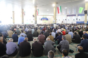 رهبر معظم انقلاب، تجلی حکمت، شجاعت، اقتدار و عاطفه پدرانه نسبت به ملت است