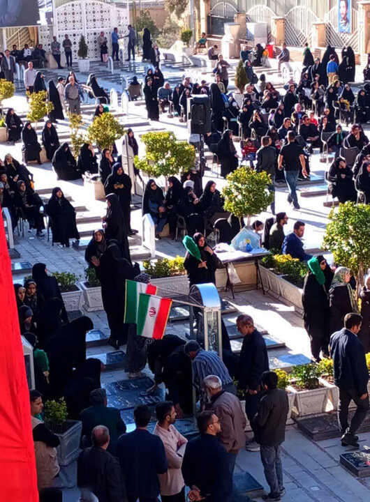 مراسم چهلمین روز شهادت احد زرنگی‌پور در گلزار شهدای کرمان