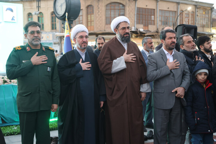 تصاویر / محفل انس با قرآن کریم در میدان امام خمینی(ره) همدان