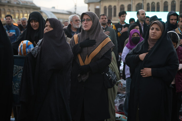 تصاویر / محفل انس با قرآن کریم در میدان امام خمینی(ره) همدان