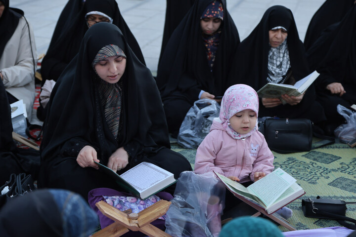 تصاویر / محفل انس با قرآن کریم در میدان امام خمینی(ره) همدان