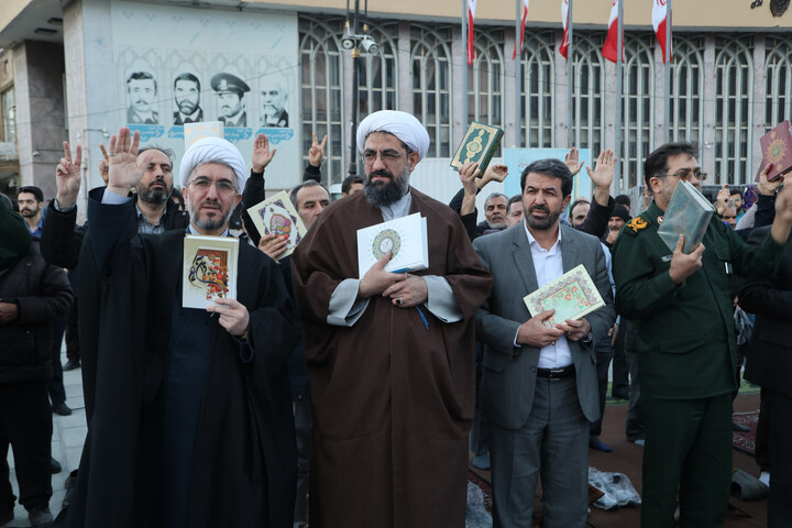 تصاویر / محفل انس با قرآن کریم در میدان امام خمینی(ره) همدان