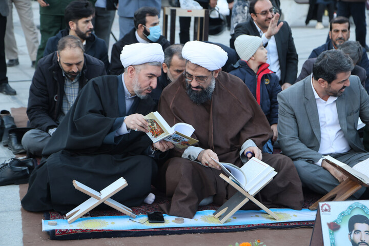 تصاویر / محفل انس با قرآن کریم در میدان امام خمینی(ره) همدان