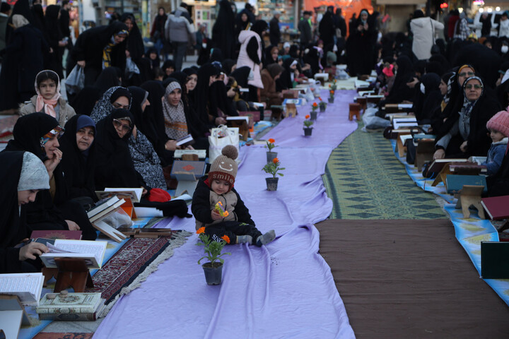 تصاویر / محفل انس با قرآن کریم در میدان امام خمینی(ره) همدان