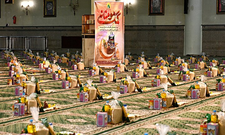 تصاویر/ طرح همدلی و مواسات مؤمنانه در حرم حضرت عبدالعظیم(ع)