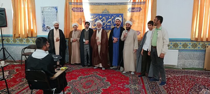 تصاویر|مراسم جشن عبا گذاری هفت نفر از طلاب مدرسه علمیه دهاقان