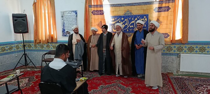 تصاویر|مراسم جشن عبا گذاری هفت نفر از طلاب مدرسه علمیه دهاقان