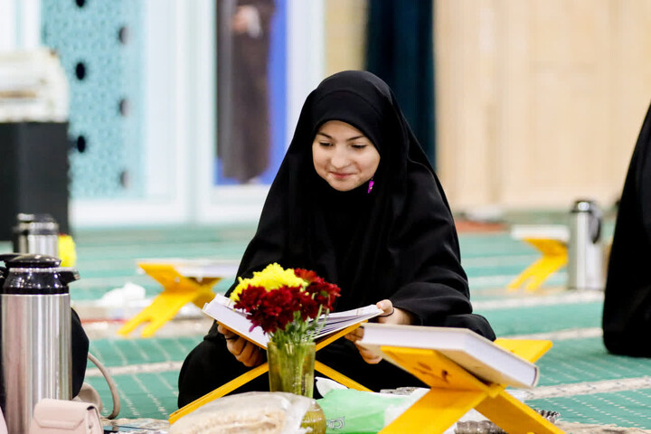 تصاویر /  محفل خانوادگی زندگی با آیه‌ها در زنجان
