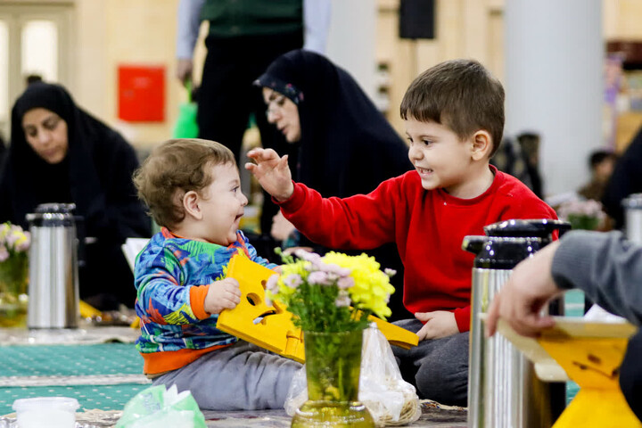 تصاویر /  محفل خانوادگی زندگی با آیه‌ها در زنجان