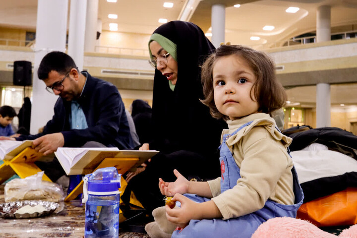 تصاویر /  محفل خانوادگی زندگی با آیه‌ها در زنجان