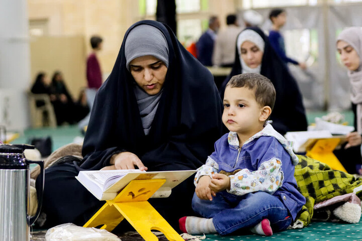 تصاویر /  محفل خانوادگی زندگی با آیه‌ها در زنجان