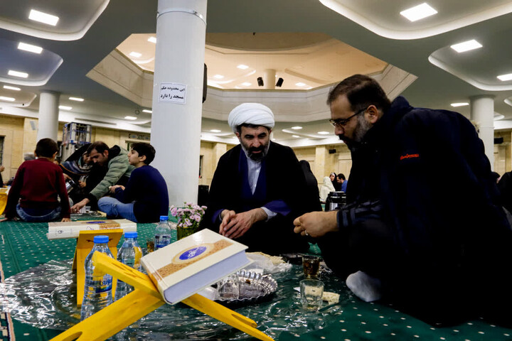 تصاویر /  محفل خانوادگی زندگی با آیه‌ها در زنجان