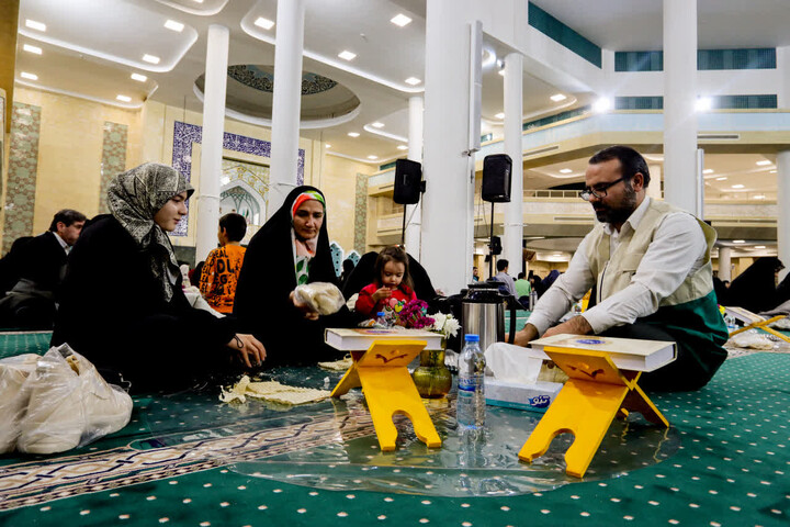 تصاویر /  محفل خانوادگی زندگی با آیه‌ها در زنجان