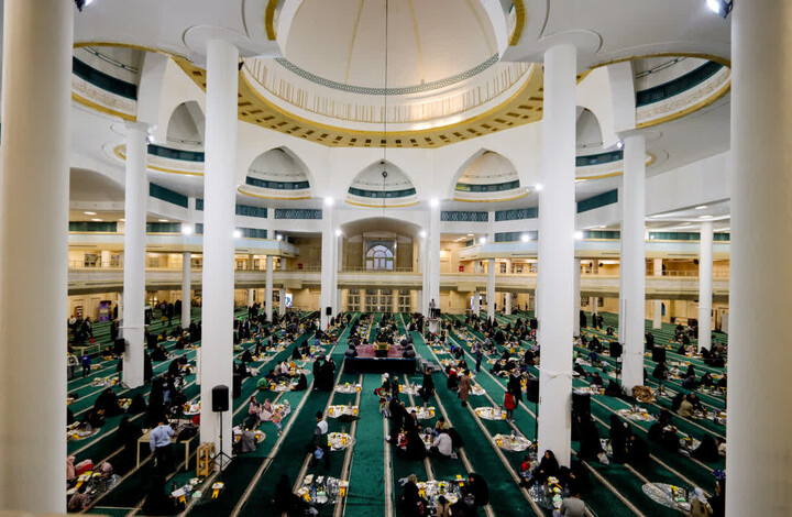 تصاویر /  محفل خانوادگی زندگی با آیه‌ها در زنجان