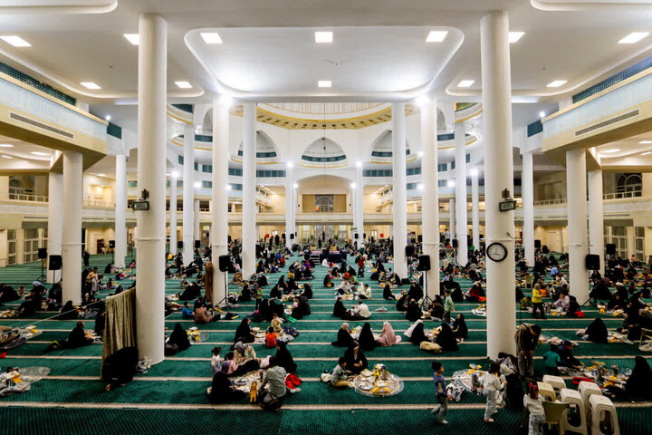 تصاویر /  محفل خانوادگی زندگی با آیه‌ها در زنجان