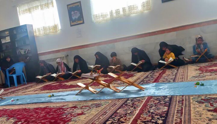 تصاویر/ محفل جزءخوانی قرآن کریم در مدرسه علمیه فاطمه الزهرا(س) شهر کشکوئیه