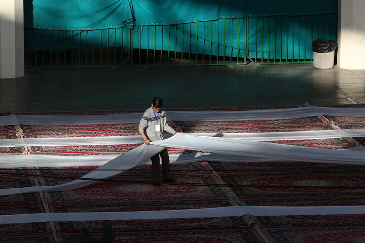 سفره افطاری حرم حضرت معصومه (س) در نخستین شب ماه مبارک رمضان