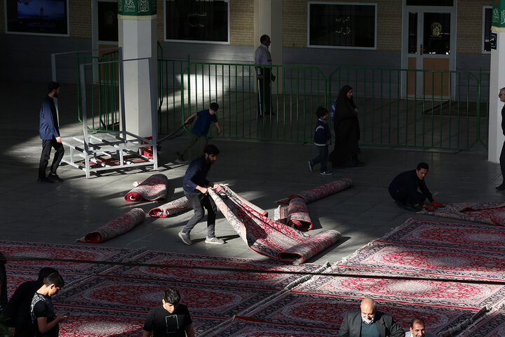 سفره افطاری حرم حضرت معصومه (س) در نخستین شب ماه مبارک رمضان