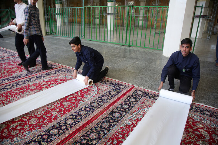 سفره افطاری حرم حضرت معصومه (س) در نخستین شب ماه مبارک رمضان