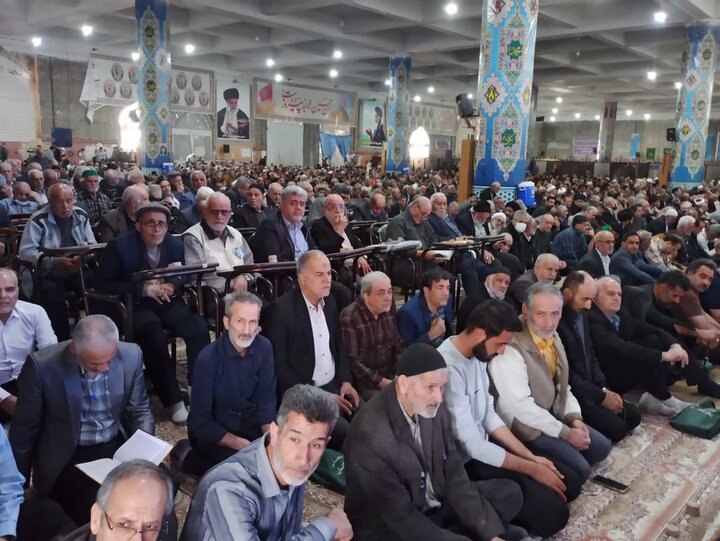 تصاویر/ نمازعبادی سیاسی جمعه کاشان