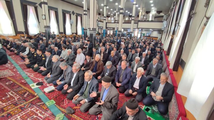 تصاویر/ آیین عبادی سیاسی نماز جمعه چهاربرج