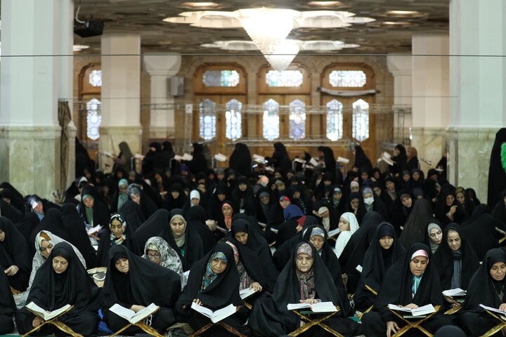 تصاویر/ آیین ترتیل خوانی قرآن کریم در حرم مطهر حضرت معصومه (س)