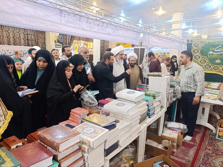 تصاویر/ بازدید نماینده ولی فقیه در بوشهر از نمایشگاه بزرگ قرآن و عترت