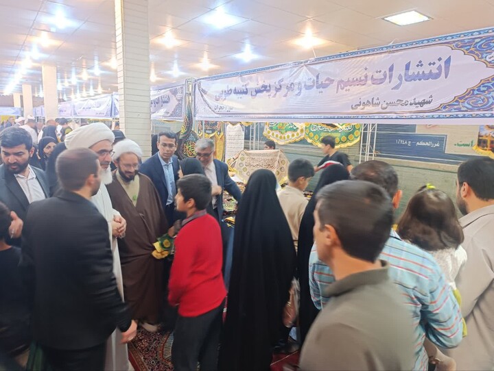 تصاویر/ بازدید نماینده ولی فقیه در بوشهر از نمایشگاه بزرگ قرآن و عترت