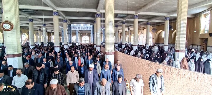 تصاویر / اقامه نماز جمعه در سراسر استان همدان