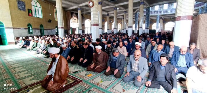تصاویر / اقامه نماز جمعه در سراسر استان همدان