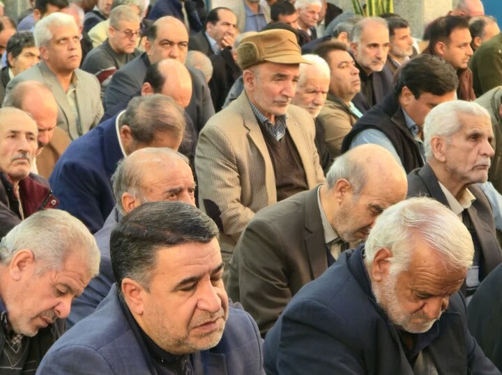 تصاویر / اقامه نماز جمعه در سراسر استان همدان