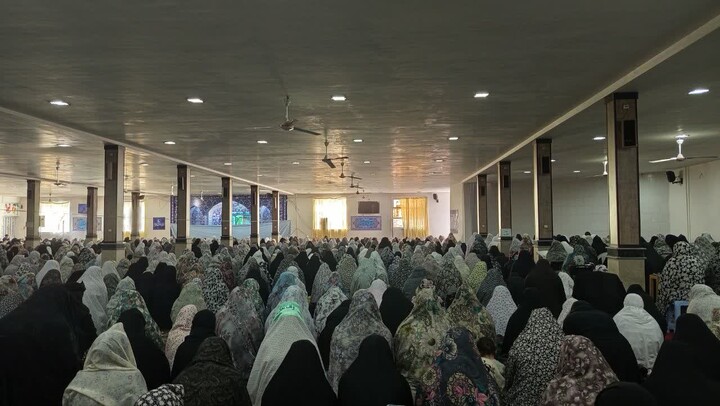 تصاویر / اقامه نماز جمعه در سراسر استان همدان