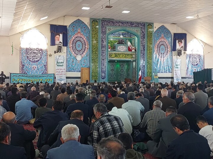 تصاویر / اقامه نماز جمعه در سراسر استان همدان