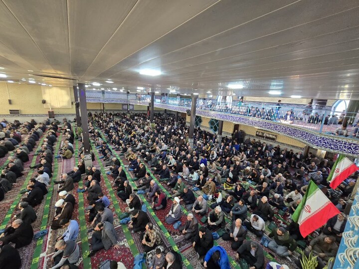 تصاویر / اقامه نماز جمعه در سراسر استان همدان
