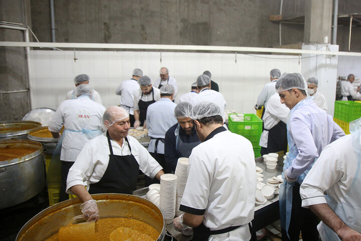 بسته بندی افطاری ساده حرم مطهر حضرت فاطمه معصومه(س)