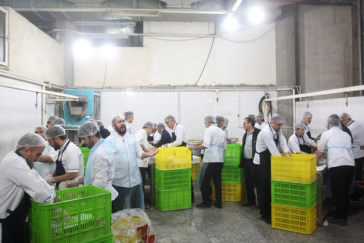 بسته بندی افطاری ساده حرم مطهر حضرت فاطمه معصومه(س)