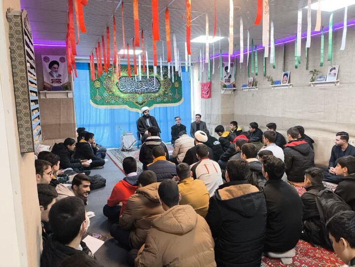 تصاویر / برگزاری مرحله‌ی دوم مسابقات قرآن و عترت و نماز آموزش‌وپرورش در مدرسه علمیه شیخ علیخان زنگنه تویسرکان