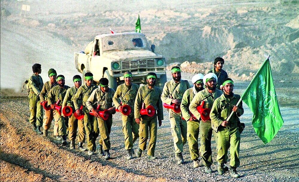 نقش حوزه و روحانیت در دفاع مقدس