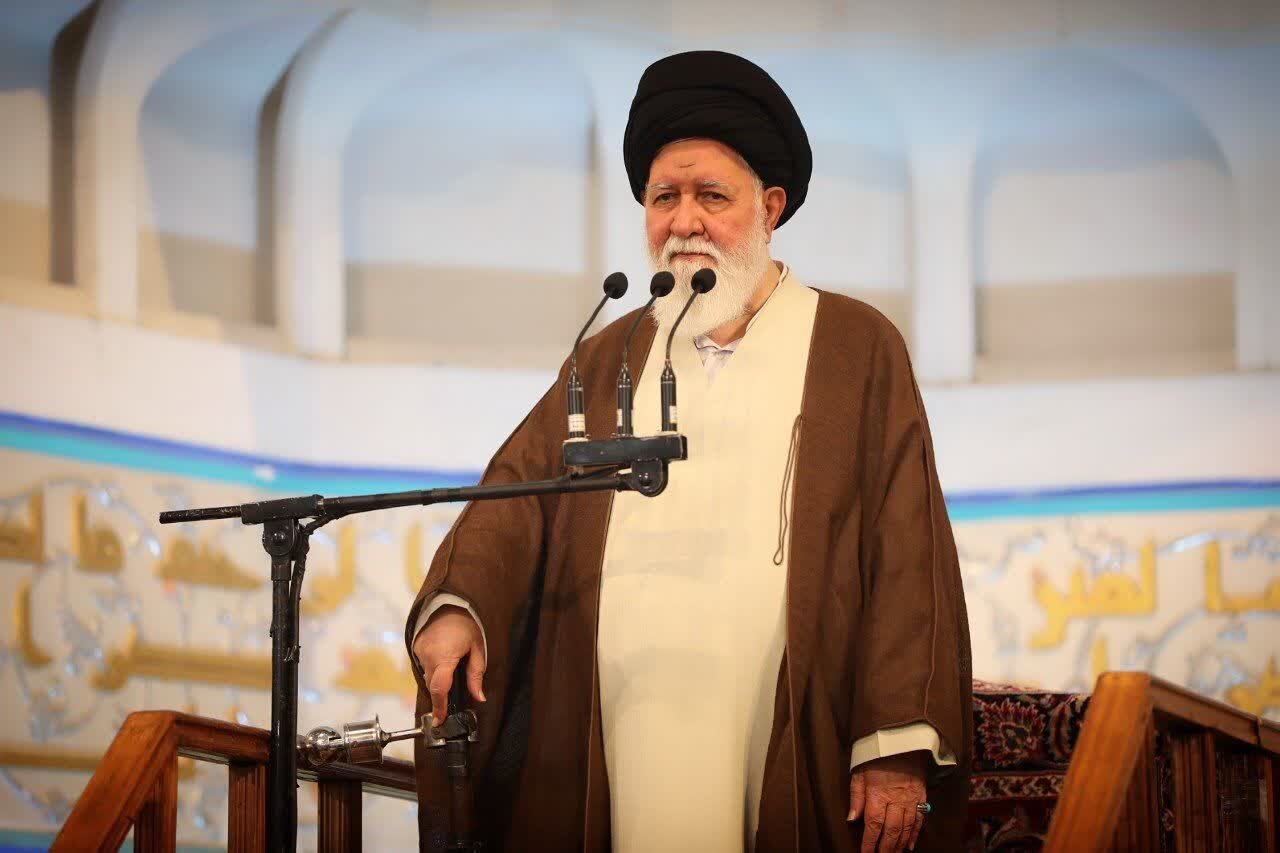 ملت ایران هرگز زیر بار بیعت با قدرت‌های سلطه‌گر نخواهد رفت