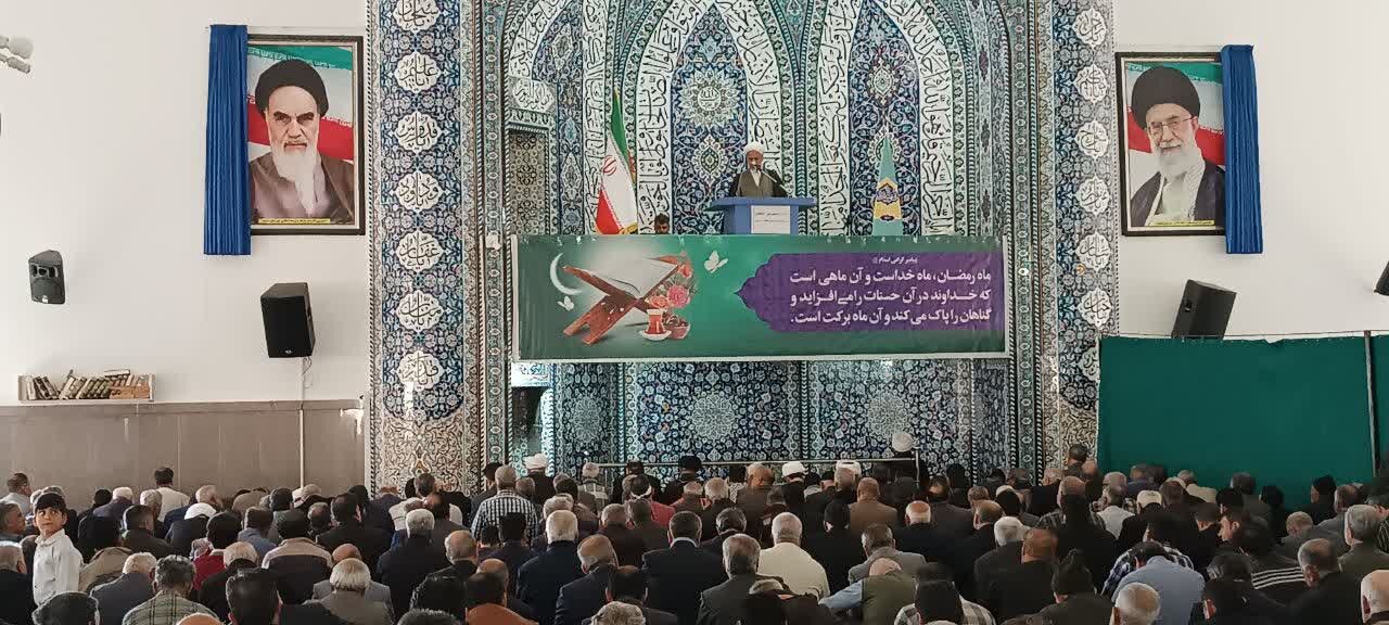 نیازمند همدلی و پرهیز از دوقطبی هستیم/ مسئولان برای حل مشکلات معیشتی با جدیت وارد عمل شوند