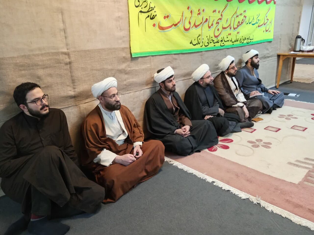 ناآگاهی از جایگاه رهبری، منشأ بسیاری از شبهات اجتماعی است