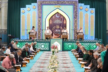 تصاویر/ آیین ترتیل خوانی قرآن کریم در امامزاده سید جعفر(ع) محمد استان یزد