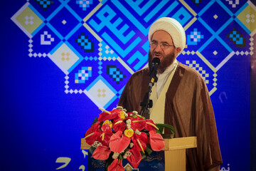 نمایشگاه قرآن نماد پناهجویی مردم به «محضر قرآن» است
