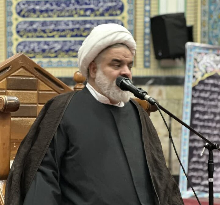 تصاویر/ مناجات خوانی شب های ماه رمضان در مسجد ولیعصر(عج)